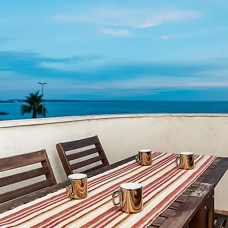 Zenith Con Splendida Vista Mare! Апартаменты *