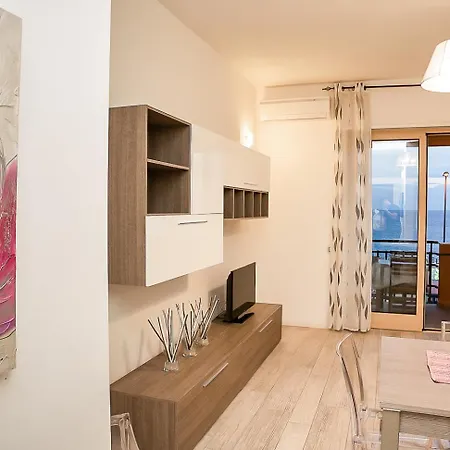 Zenith Con Splendida Vista Mare!