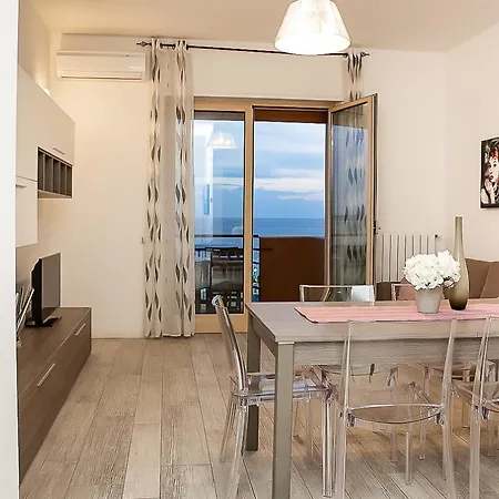 Zenith Con Splendida Vista Mare! Апартаменты *